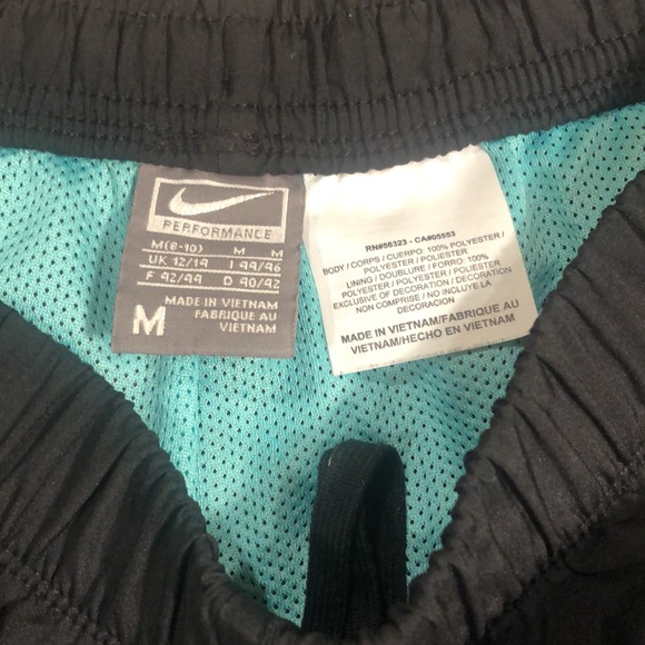 Nike shorts - Picture 3 of 4